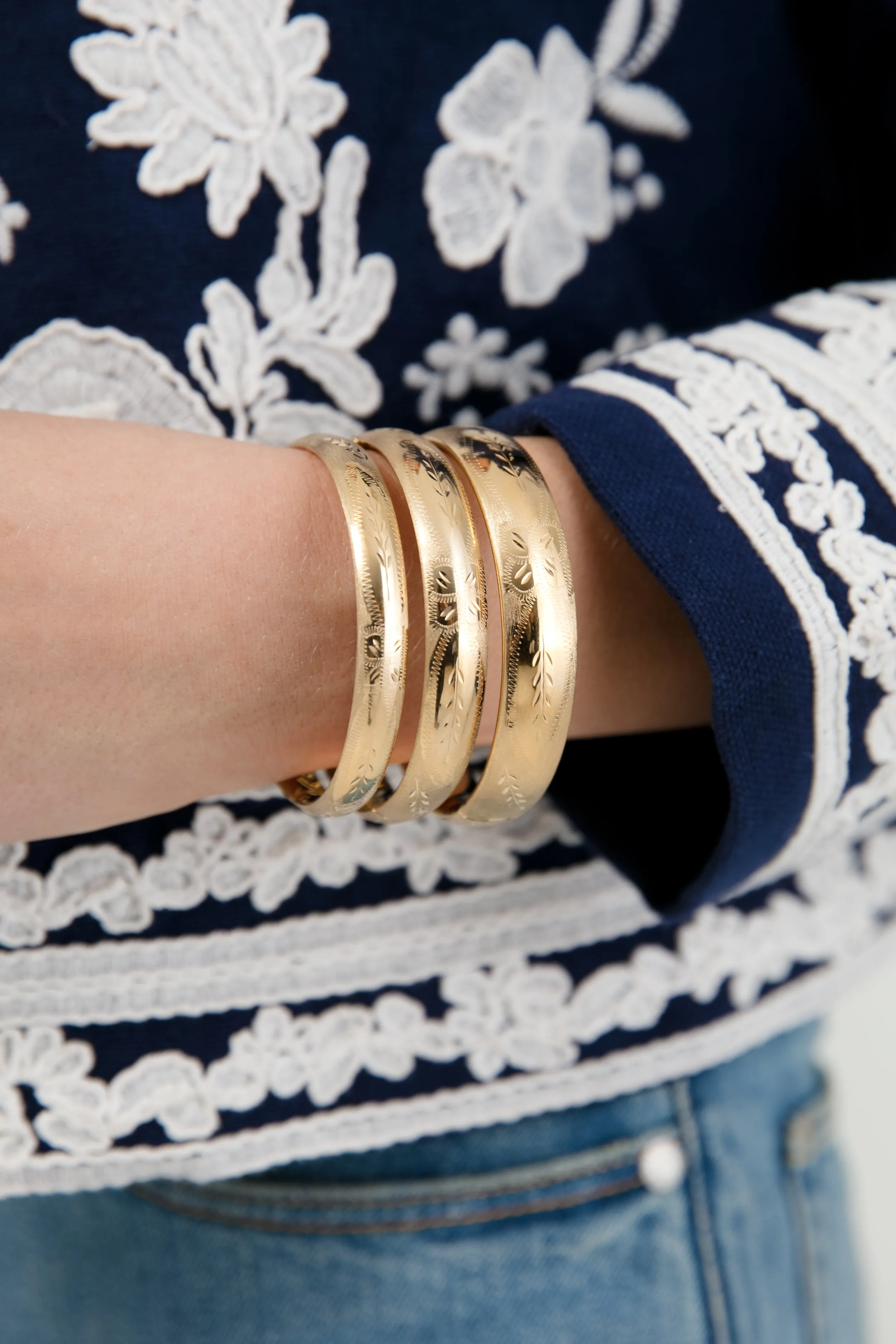 14k Yellow Gold Classic Etched Floral Bangle (.31"w)