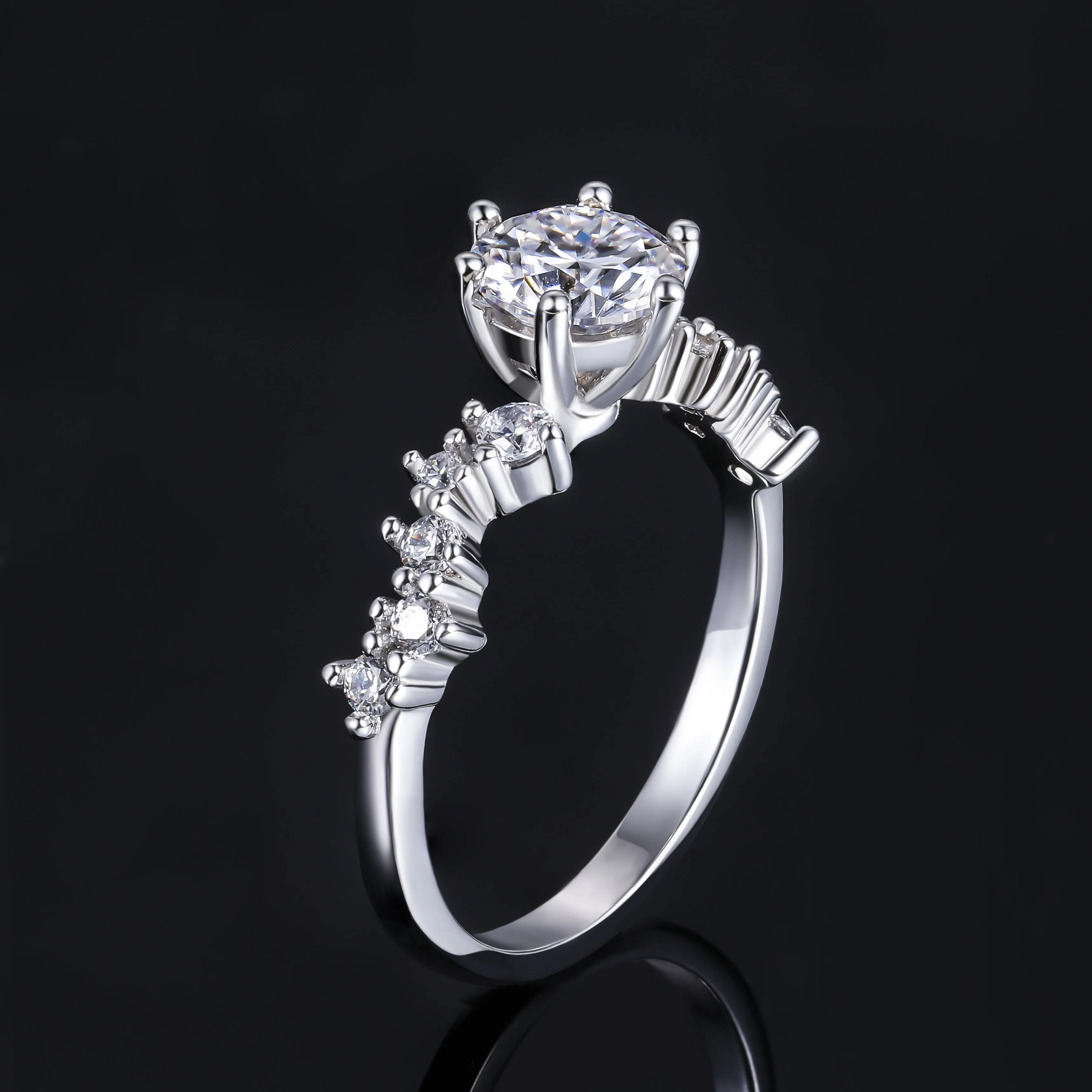 1CT Round Cut Engagement Moissanite Ring