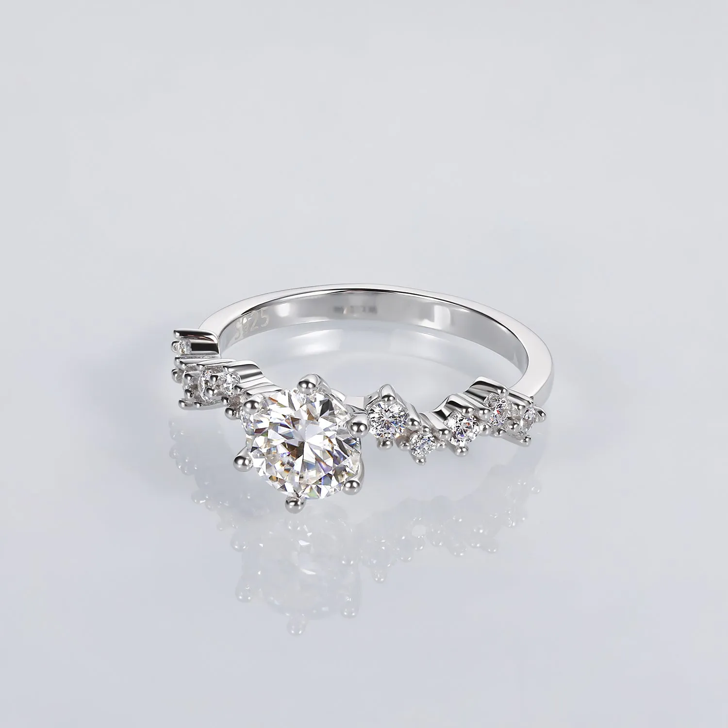 1CT Round Cut Engagement Moissanite Ring