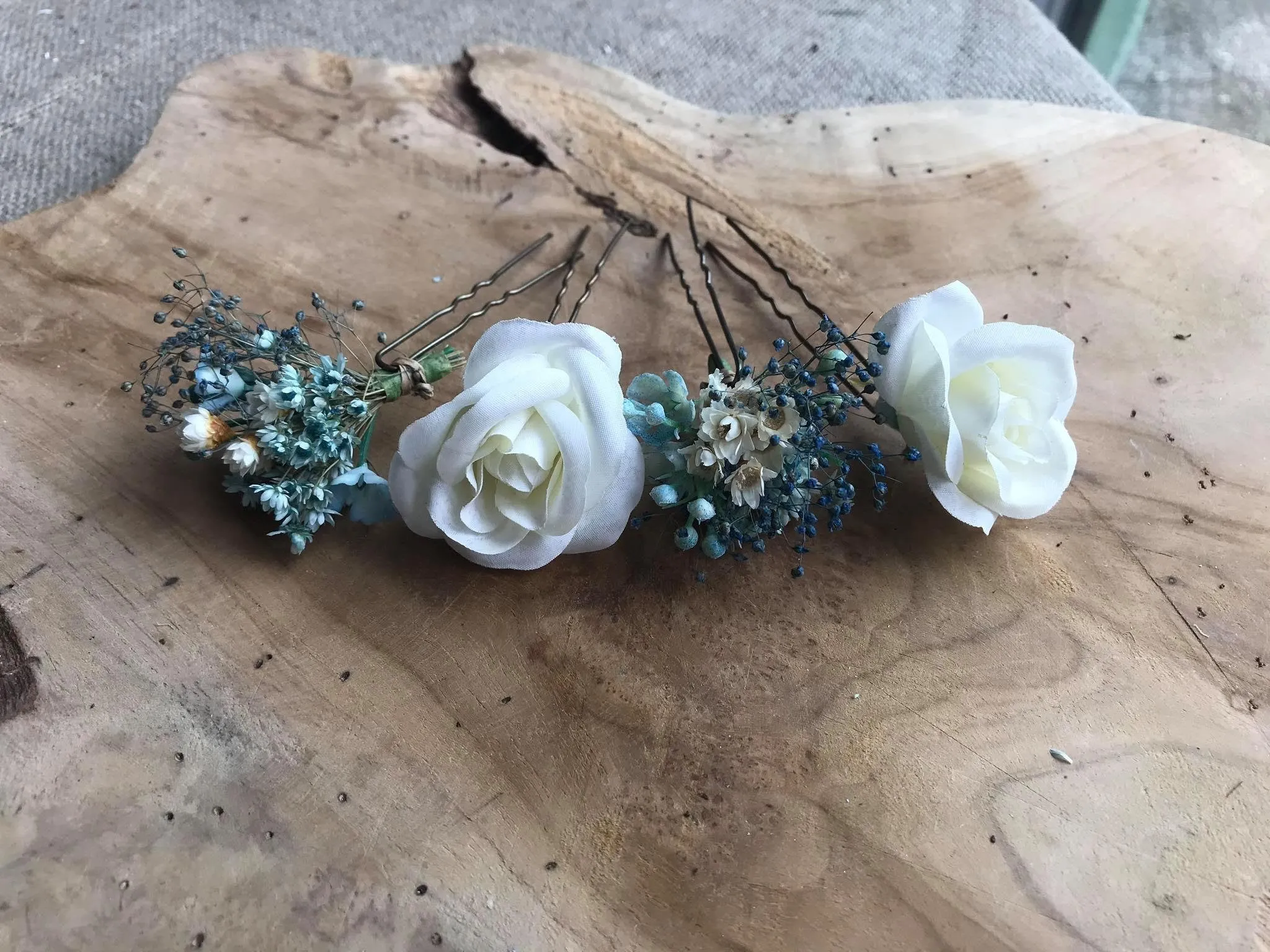 Blue and white flower hairpins Dried flower bridal hair pins Wedding floral accessories White hair pins Magaela accessories Bridal accessories