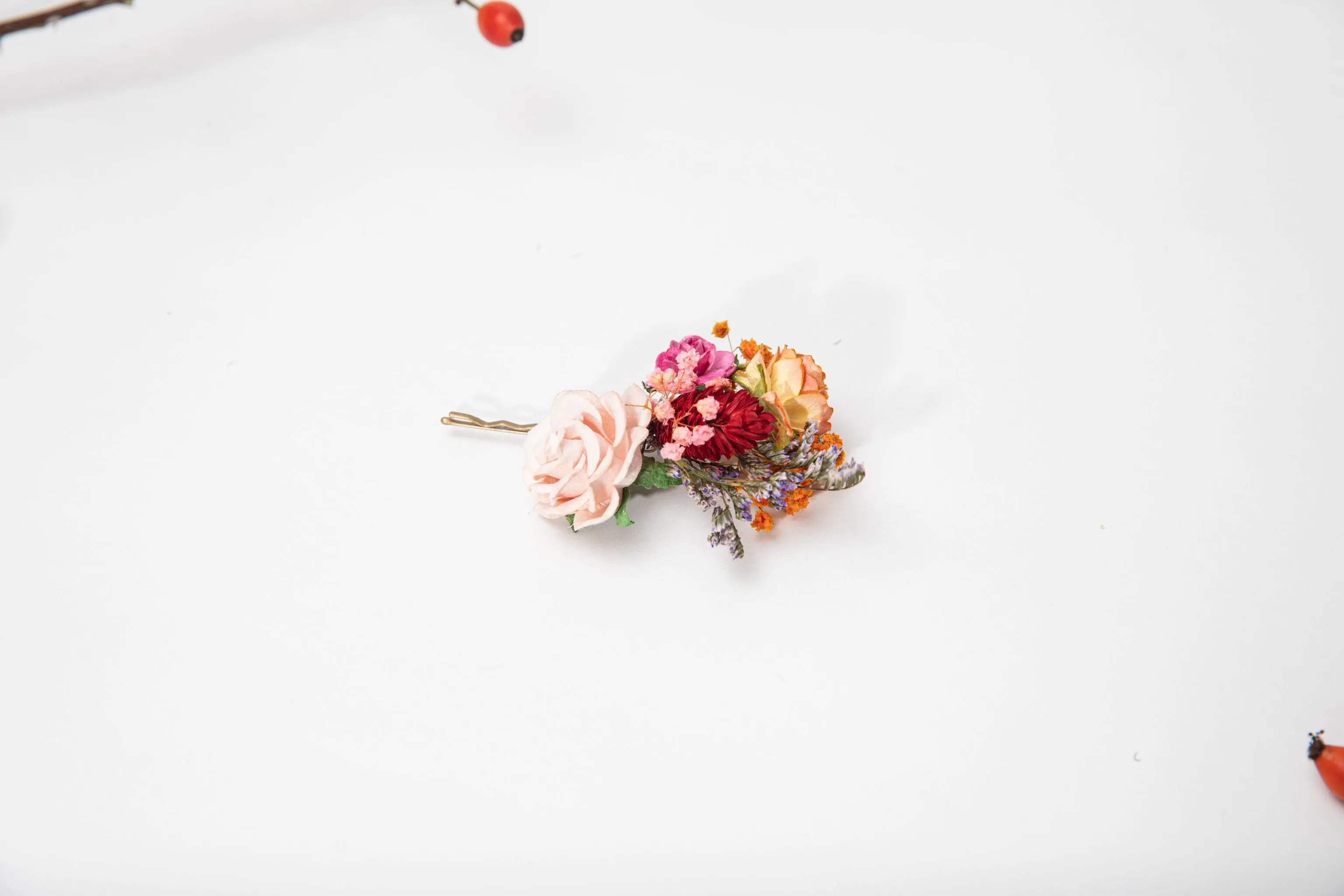 Frida flower hairpins Bobby pins Flower hair jewellery Customisable hair clips Wedding accessories Magaela jewellery Hairstyle for bride