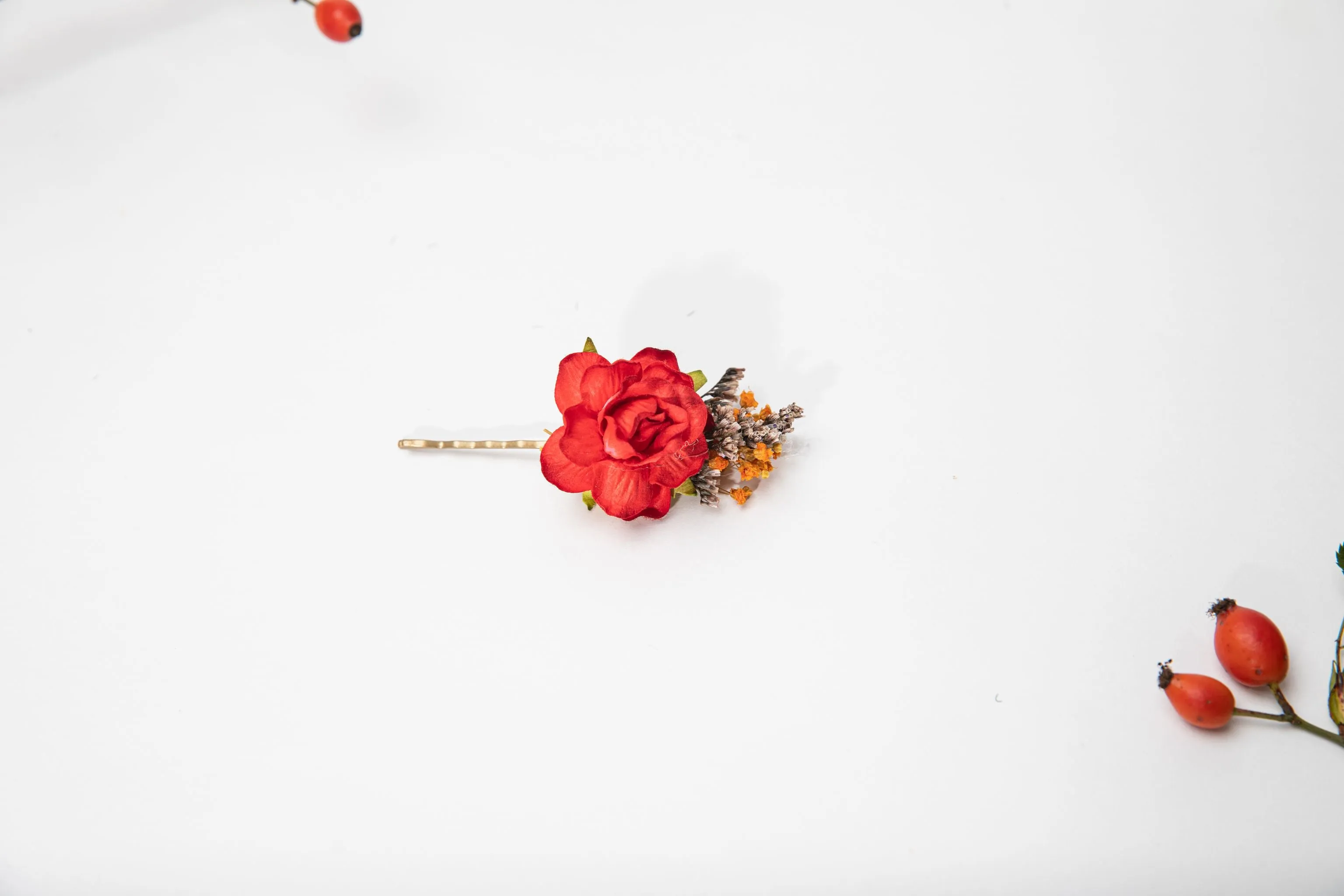 Frida flower hairpins Bobby pins Flower hair jewellery Customisable hair clips Wedding accessories Magaela jewellery Hairstyle for bride