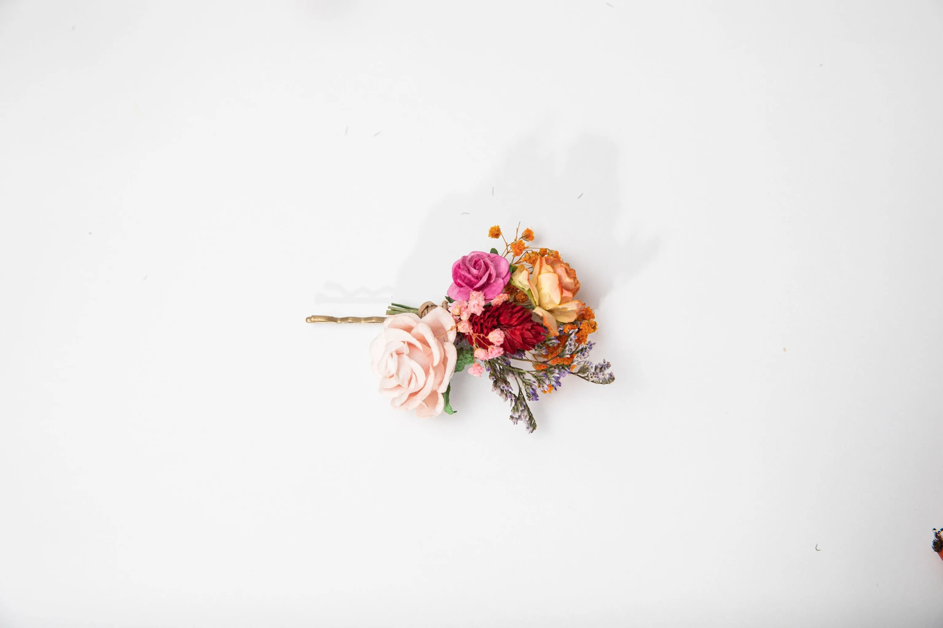 Frida flower hairpins Bobby pins Flower hair jewellery Customisable hair clips Wedding accessories Magaela jewellery Hairstyle for bride