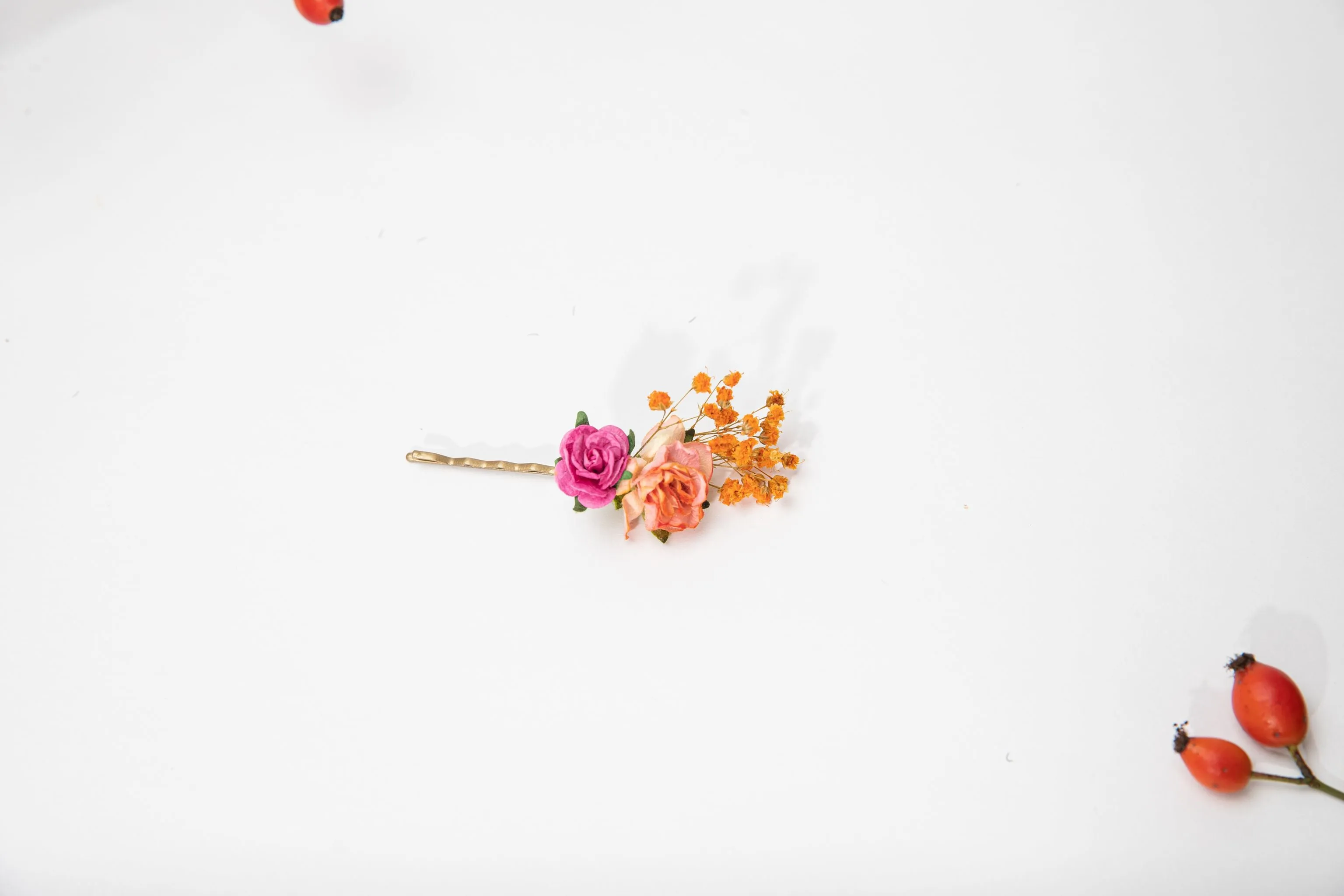 Frida flower hairpins Bobby pins Flower hair jewellery Customisable hair clips Wedding accessories Magaela jewellery Hairstyle for bride