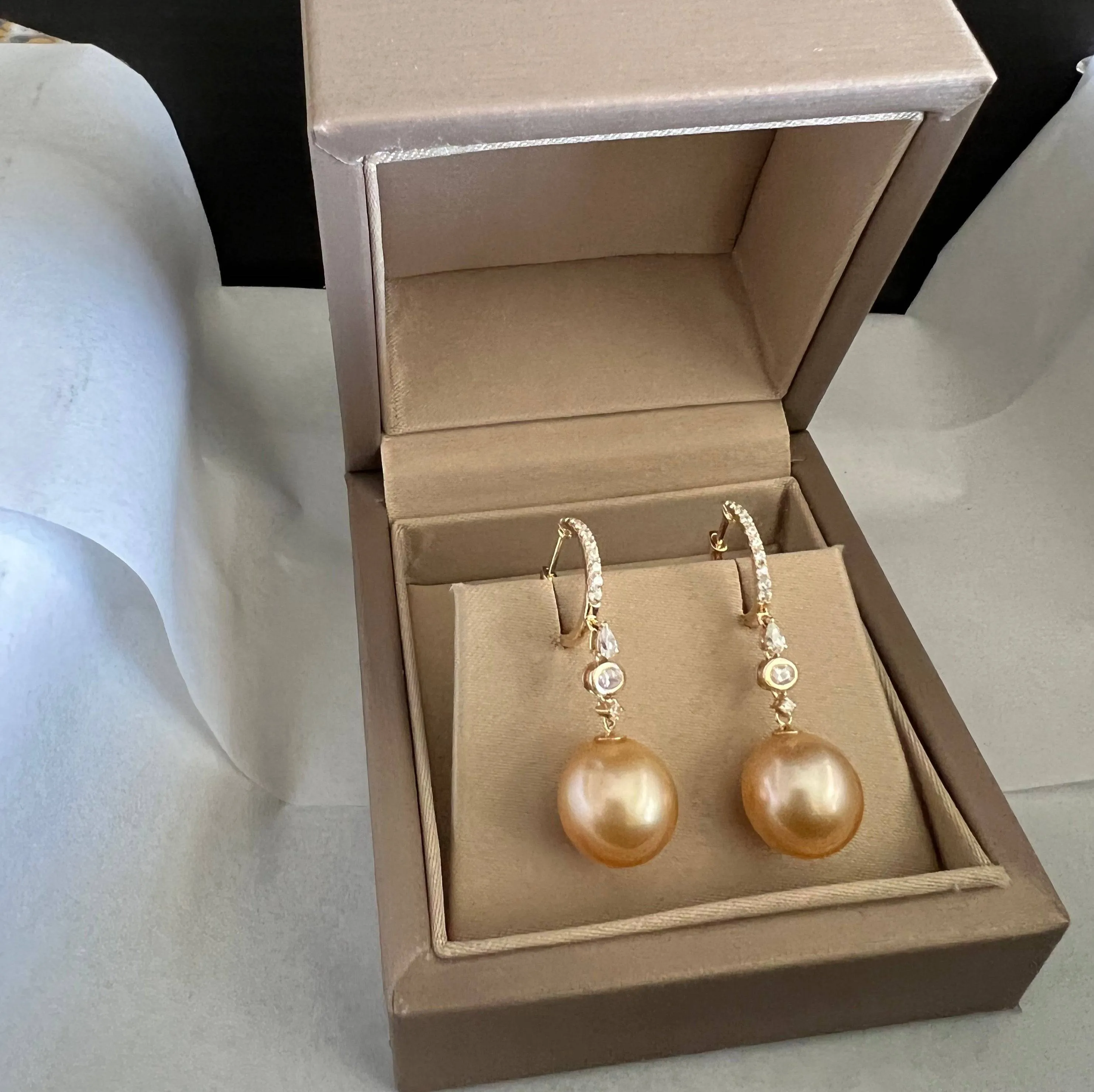 Golden South Sea Pearl & Sisi Earrings