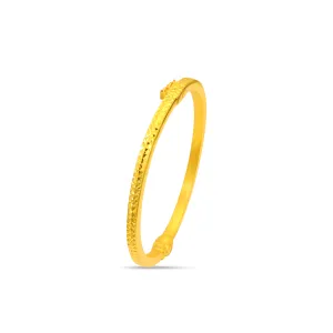 TAKA Jewellery 916 Gold Classic Diamond Cut Bangle