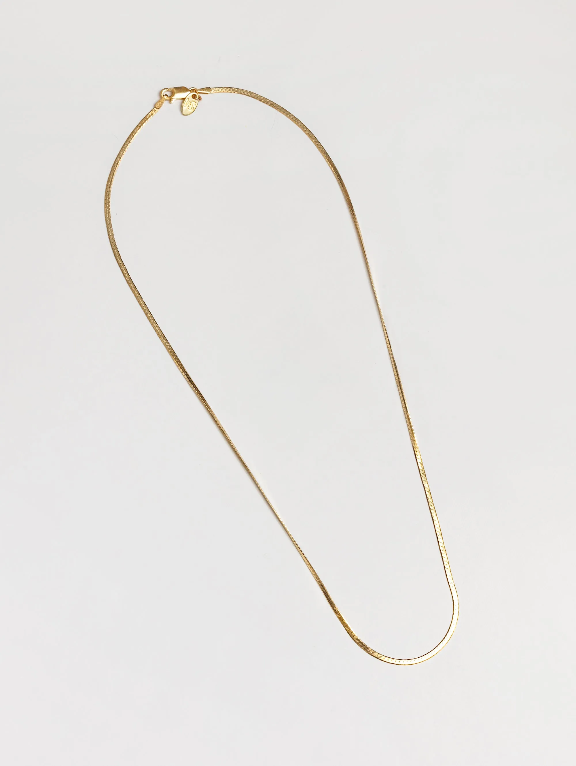 Thin Herringbone Chain in Gold