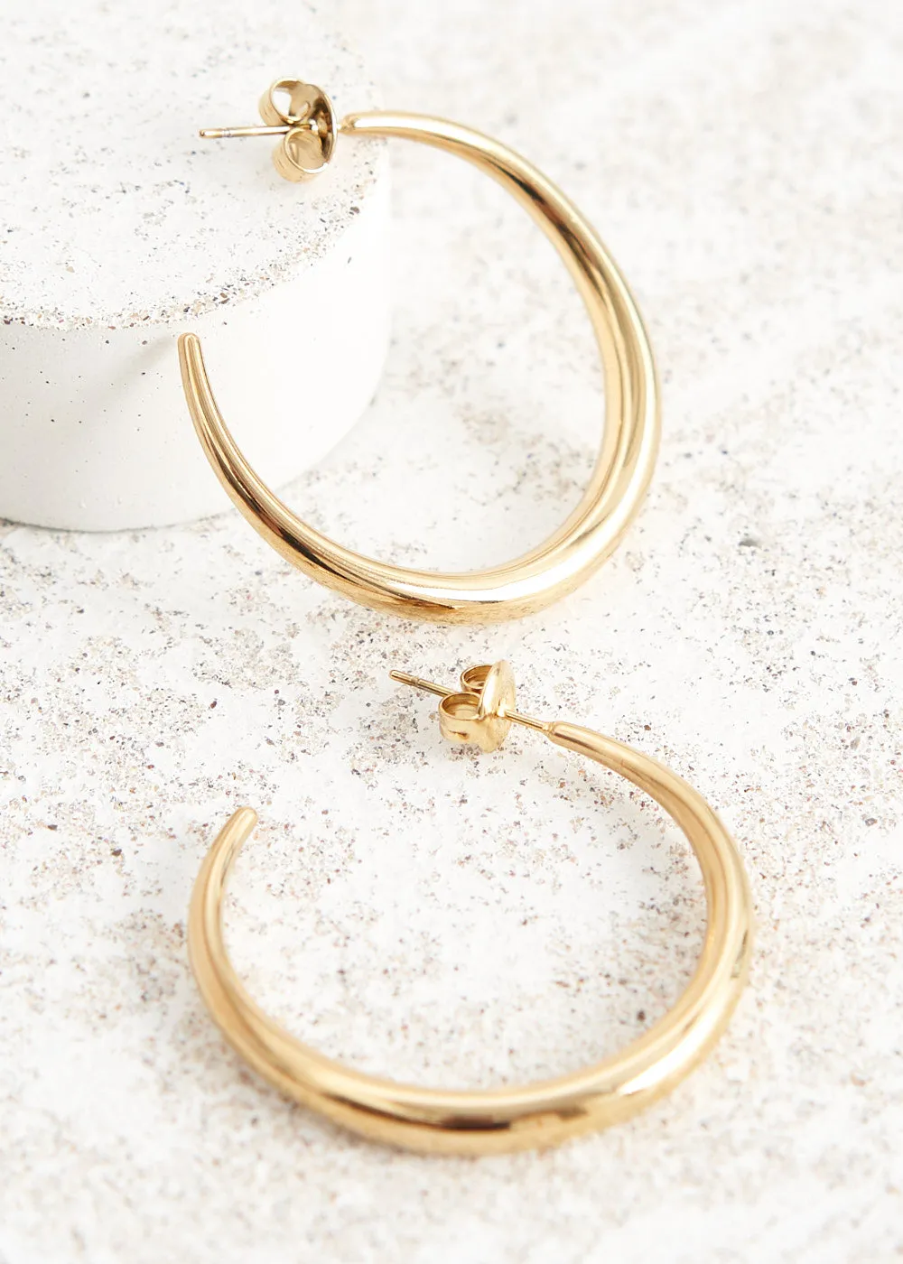 TORIA TAPERED GOLD GILDED HOOP