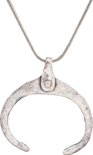 VIKING LUNAR PENDANT NECKLACE, 800-1050 AD